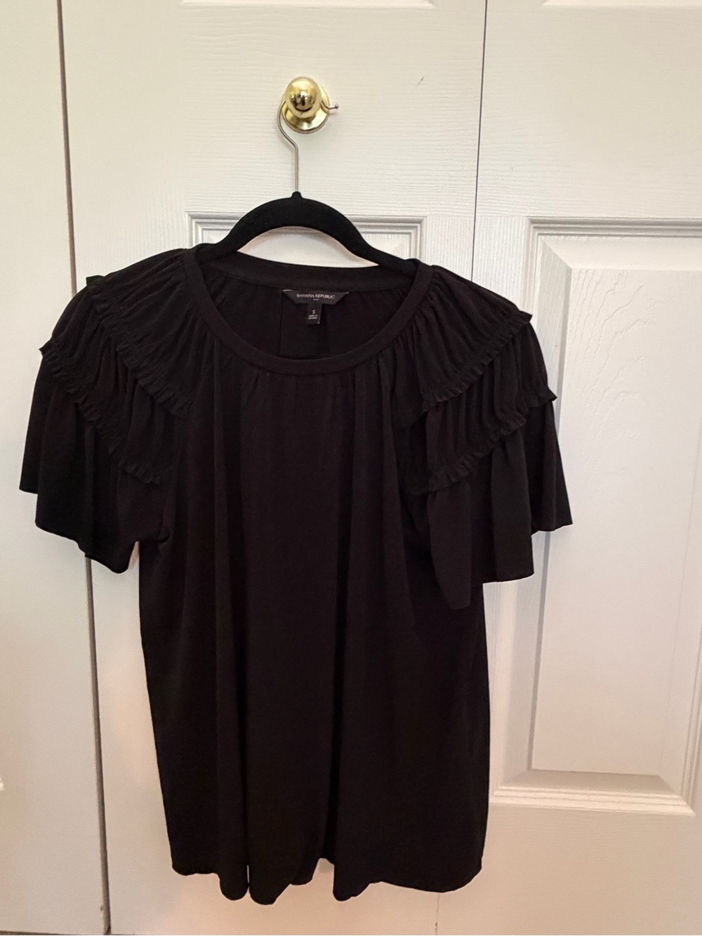 Banana Republic Black Short-Sleeve Ruffle Shoulder Tee